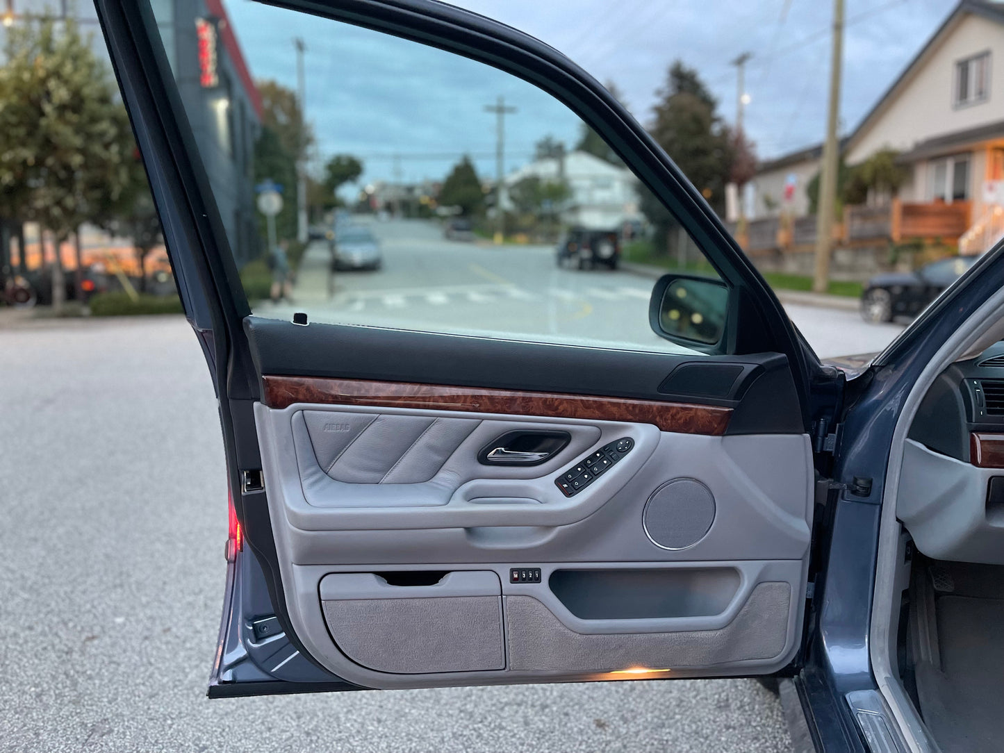 2001 BMW 740iL