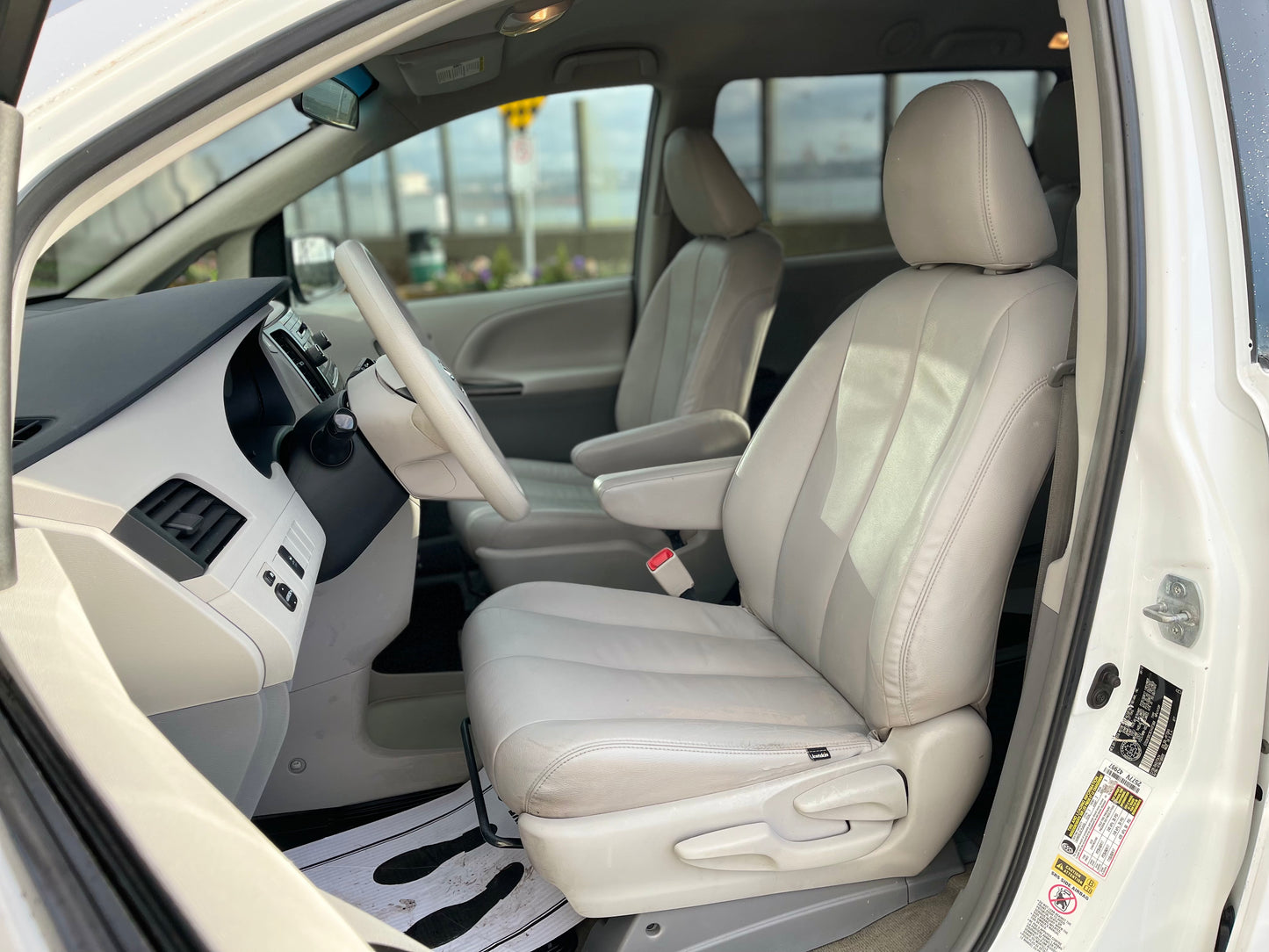 2014 Toyota Sienna L