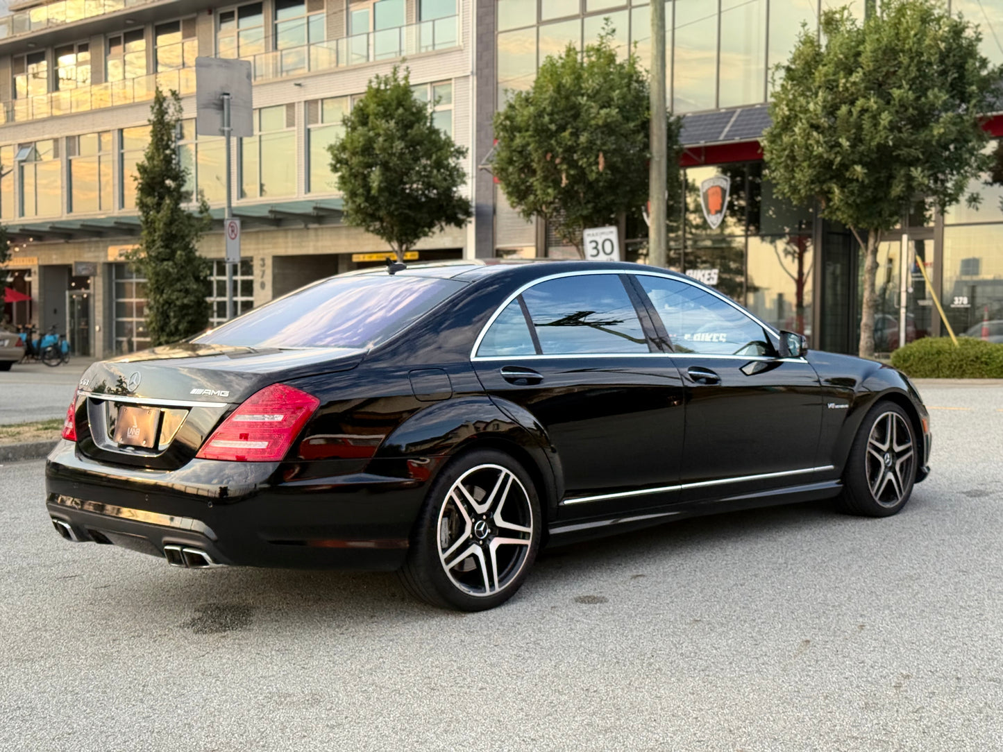 2012 Mercedes-Benz S63 AMG – Performance Package – Long Wheelbase
