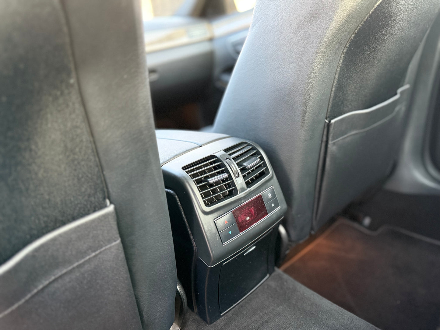 2010 Mercedes-Benz E550 AWD (4MATIC)